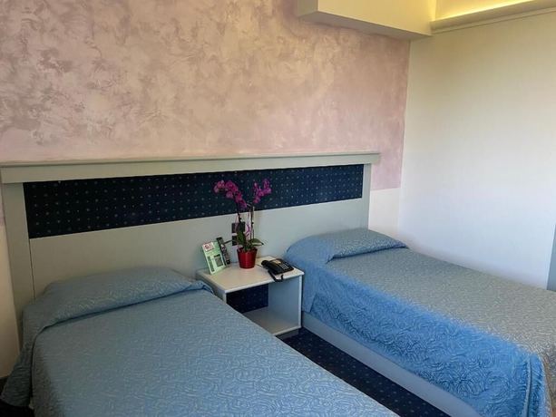 Imagen de la habitación del Hotel Garden, Moniego. Foto 7