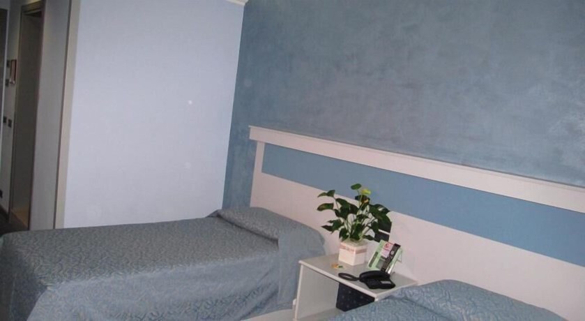 Imagen de la habitación del Hotel Garden, Moniego. Foto 9