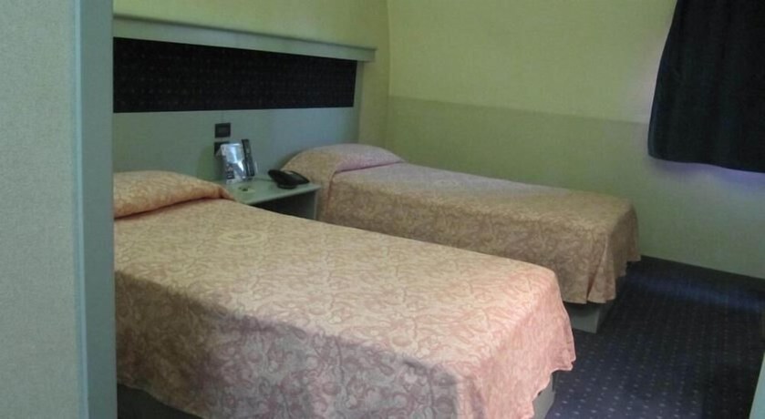Imagen de la habitación del Hotel Garden, Moniego. Foto 10