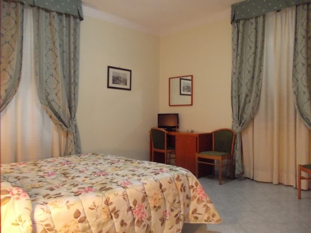 Imagen de la habitación del Hotel Garden Napoli. Foto 3