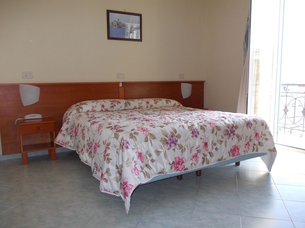 Imagen de la habitación del Hotel Garden Napoli. Foto 5