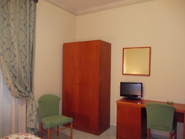 Imagen de la habitación del Hotel Garden Napoli. Foto 7