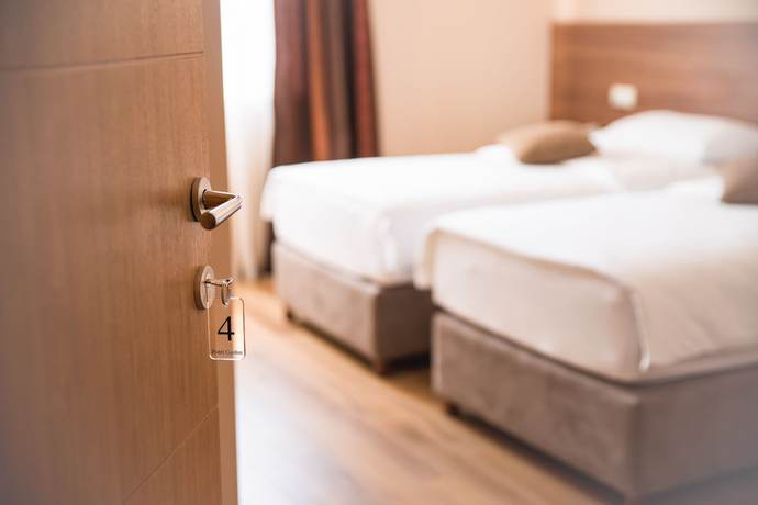 Imagen de la habitación del Hotel Garden, Novi Sad. Foto 2