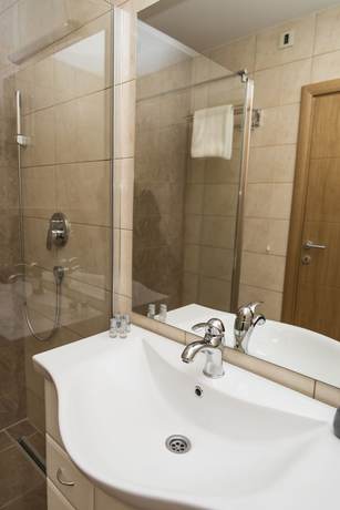 Imagen de la habitación del Hotel Garden, Novi Sad. Foto 5