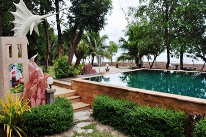 Imagen de la piscina del Hotel Garden Of Joy Resort. Foto 14