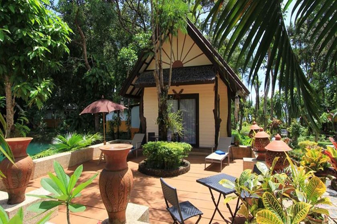 Imagen de la piscina del Hotel Garden Of Joy Resort. Foto 15