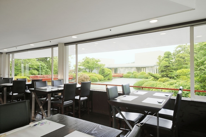 Imagen del bar/restaurante del Hotel Garden Palace, Kumagaya. Foto 3