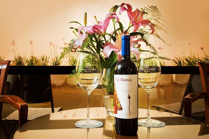 Imagen del bar/restaurante del Hotel Garden Park. Foto 3