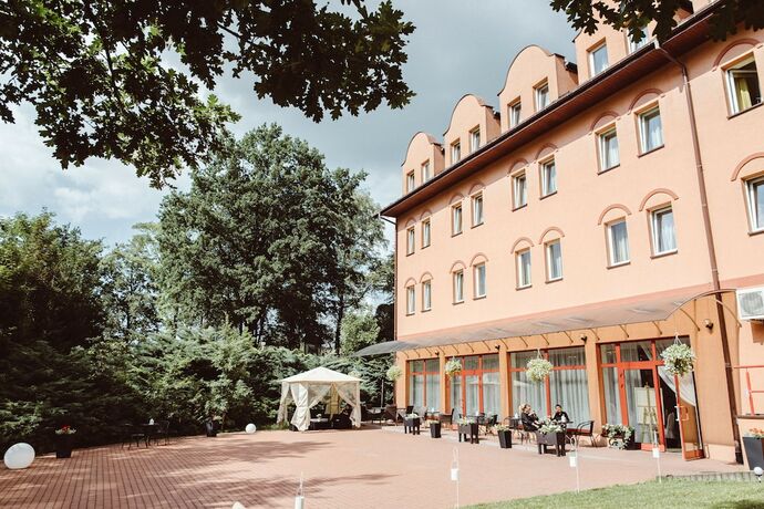 Imagen de los exteriores del Hotel Garden Park, Wieliczka. Foto 19