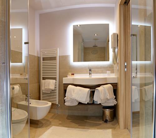 Imagen de la habitación del Hotel Garden, Peschiera del Garda. Foto 7