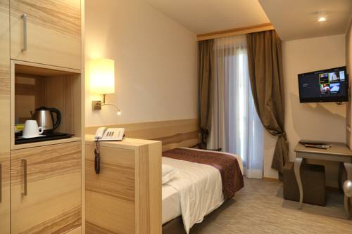 Imagen de la habitación del Hotel Garden, Peschiera del Garda. Foto 10