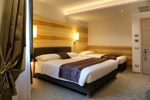 Imagen de la habitación del Hotel Garden, Peschiera del Garda. Foto 13