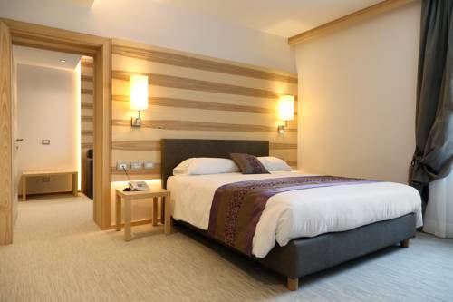 Imagen de la habitación del Hotel Garden, Peschiera del Garda. Foto 14