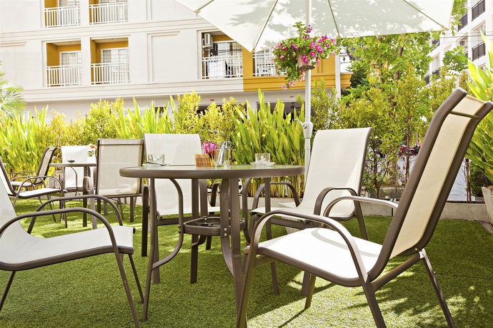 Imagen de los exteriores del Hotel Garden Phuket Hotel. Foto 8