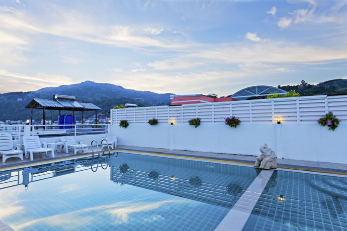 Imagen de la piscina del Hotel Garden Phuket Hotel. Foto 16