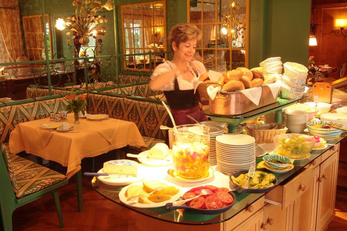 Imagen de la piscina del Hotel Garden Reinhart. Foto 16