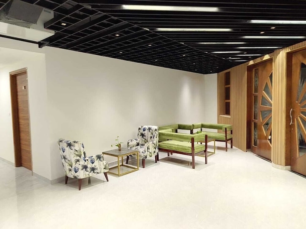 Imagen de los interiores del Hotel Garden Resorts and. Foto 14
