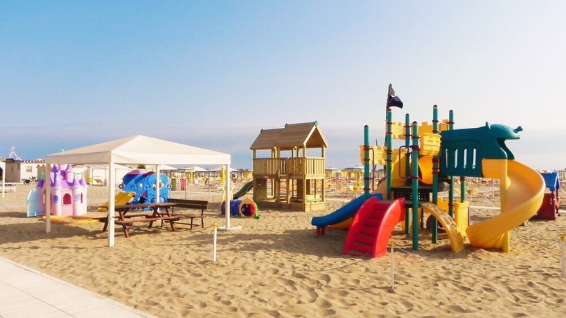 Imagen de los exteriores del Hotel Garden Riccione. Foto 17