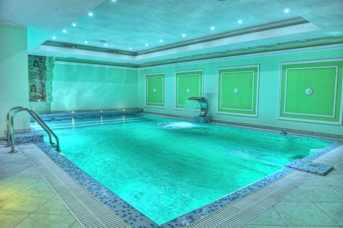 Imagen de la piscina del Hotel Garden Ring. Foto 11