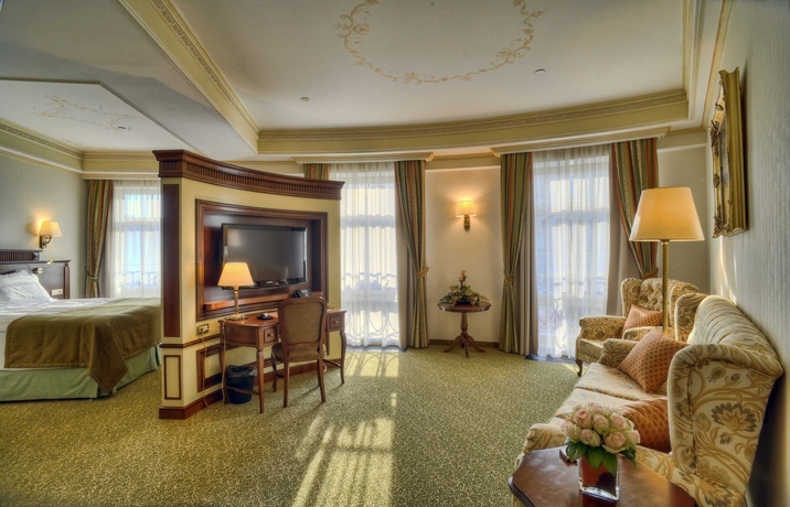 Imagen de los interiores del Hotel Garden Ring. Foto 8