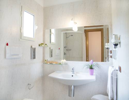 Imagen de la habitación del Hotel Garden Ripa. Foto 8