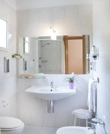 Imagen de la habitación del Hotel Garden Ripa. Foto 13