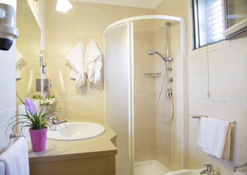 Imagen de la habitación del Hotel Garden Ripa. Foto 14