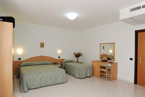 Imagen de la habitación del Hotel Garden, San Giovanni Rotondo. Foto 4