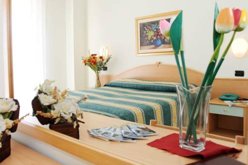 Imagen de la habitación del Hotel Garden, San Giovanni Rotondo. Foto 10