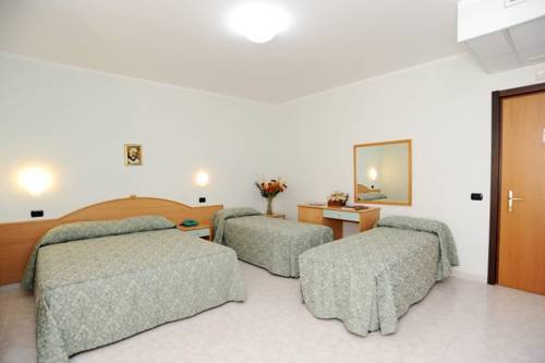 Imagen de la habitación del Hotel Garden, San Giovanni Rotondo. Foto 11