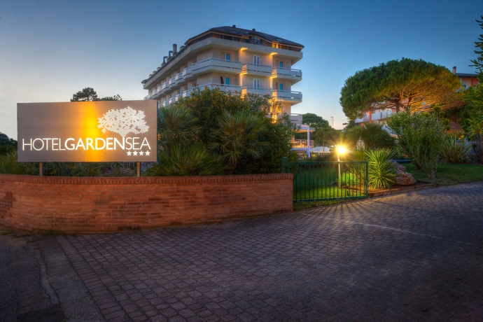 Imagen de los exteriores del Hotel Garden Sea. Foto 16