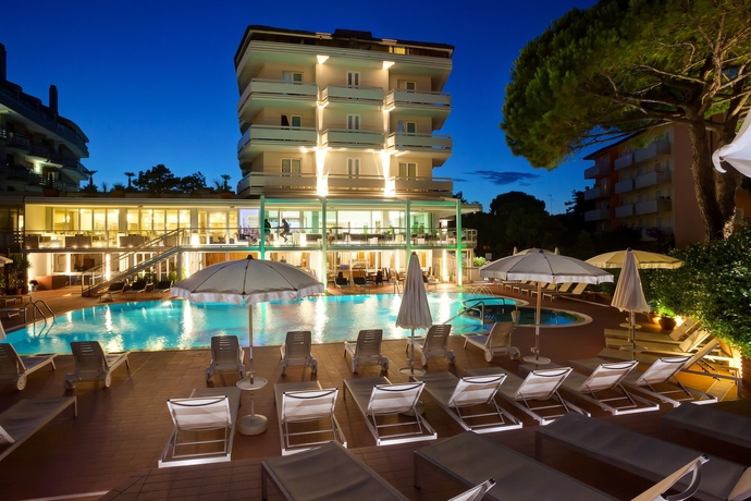 Imagen de los exteriores del Hotel Garden Sea. Foto 19