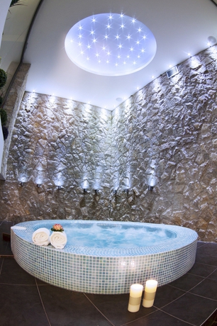 Imagen de la piscina del Hotel Garden Spa Boutique. Foto 16