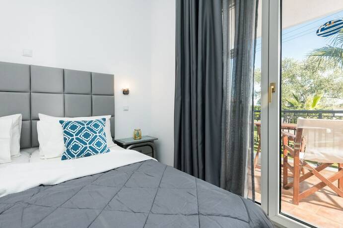 Imagen de la habitación del Hotel Garden Studios. Foto 18
