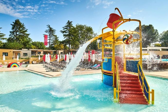 Imagen de la piscina del Hotel Garden Suites Park Plava Laguna. Foto 15