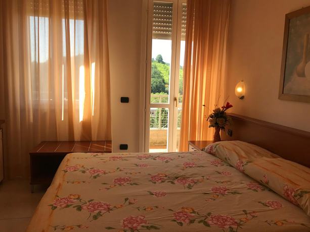 Imagen de la habitación del Hotel Garden Tabiano. Foto 11
