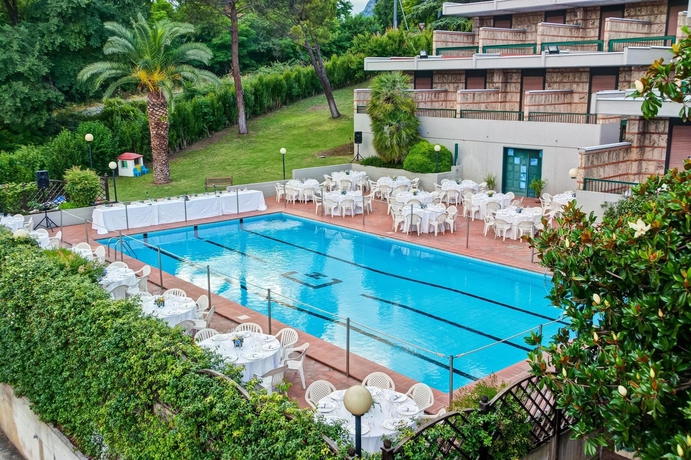 Imagen de la piscina del Hotel Garden, Terni. Foto 8