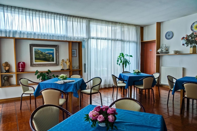 Imagen de los interiores del Hotel Garden, Terni. Foto 7