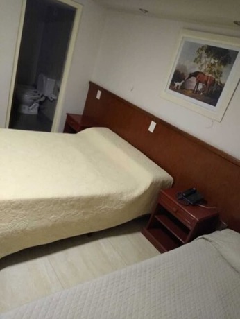 Imagen de la habitación del Hotel Garden Tucum&aacute;n. Foto 16