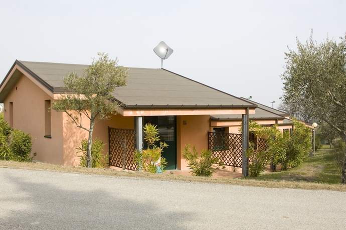 Imagen de la habitación del Hotel Garden Village San Marino. Foto 7