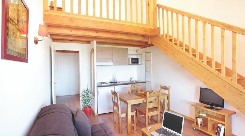 Imagen general del Hotel Garden and City Evian Lugrin. Foto 13