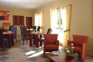 Imagen del bar/restaurante del Hotel Garden and City Lyon Lissieu. Foto 4