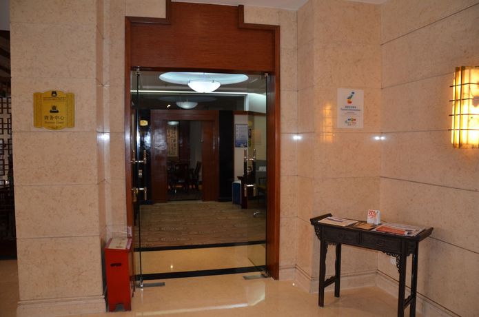 Imagen de los interiores del Hotel Garden, datong. Foto 16