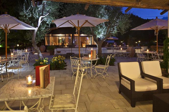 Imagen de los exteriores del Hotel Garden y Villas Resort. Foto 16