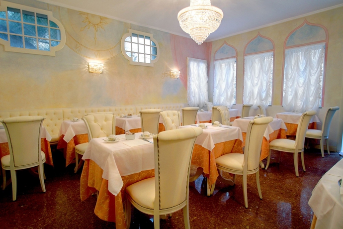 Imagen del bar/restaurante del Hotel Gardena. Foto 3