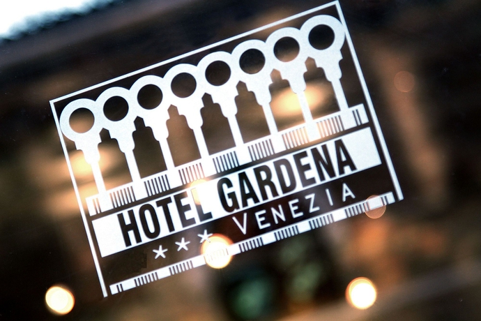 Imagen de los interiores del Hotel Gardena. Foto 11
