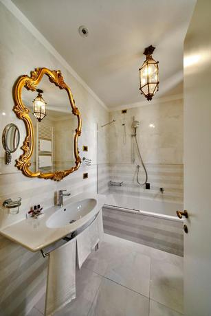 Imagen de la habitación del Hotel Gardena. Foto 3