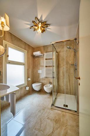 Imagen de la habitación del Hotel Gardena. Foto 10