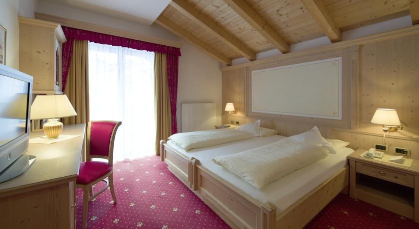 Imagen de la habitación del Hotel Gardena Grödnerhof and Spa. Foto 3