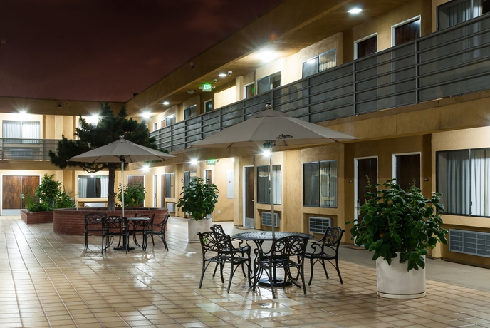 Imagen de los interiores del Hotel Gardena Terrace Inn. Foto 12